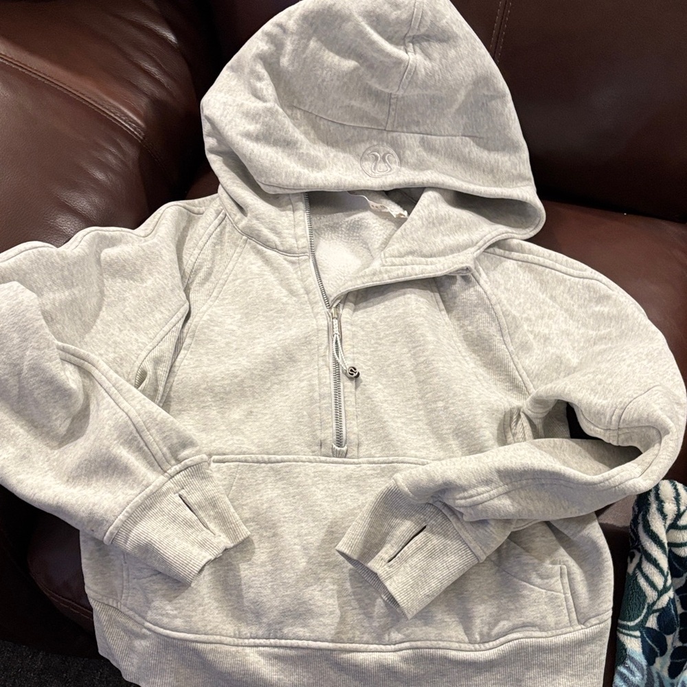 Lululemon Athletica Light Gray Women's Zip Up Sweater